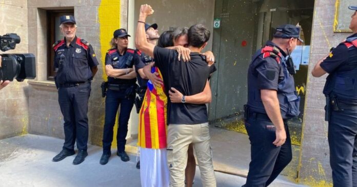 La Policía Nacional detiene a cuatro personas acusadas de pretender sabotear La Vuelta a su paso por la provincia de Lleida