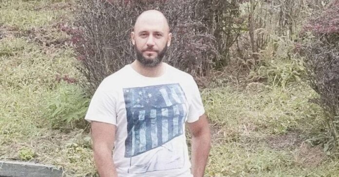 Un hombre salva la vida a una niña de 3 años que cayó desde un quinto piso en Turín al ponerse en su trayectoria