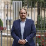 El alcalde de Adamuz critica a Juanma Moreno por su manejo del debate electoral