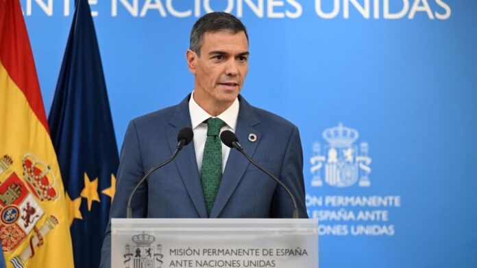 Sánchez se reafirma al frente del Gobierno «pese a las piedras en el camino»