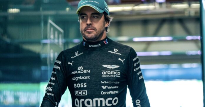 Fernando Alonso se reafirma en Aston Martin y denuncia el «abuso en redes sociales» hacia el equipo