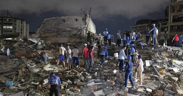El Gobierno busca a 68 españoles sin localizar tras el devastador terremoto en Venezuela