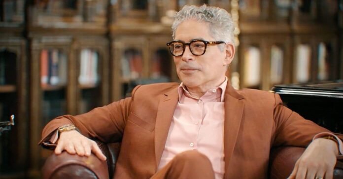 Boris Izaguirre recuerda el ictus que sufrió en televisión y el impacto de ver a Isabel Preysler tras su operación