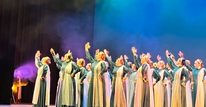 El Ballet LSMS convierte la historia de Ceuta en danza pura sobre las tablas del Revellín