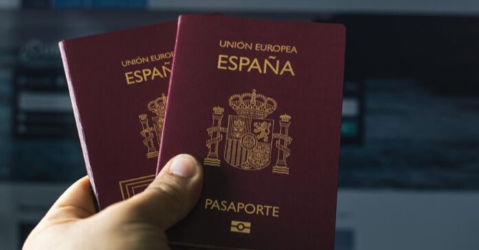 Reparación histórica: Más de 544.000 descendientes de exiliados ya tienen aprobada la nacionalidad española