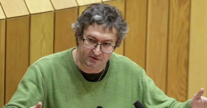 Condenado a nueve años y medio de cárcel el exdiputado gallego Xabier Ron por violar a una menor