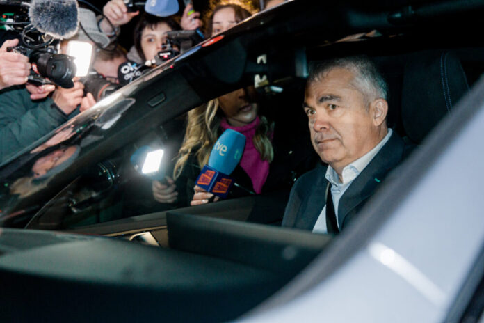 El juez Pedraz exige al PSOE identificar al responsable del contrato con el abogado de Santos Cerdán