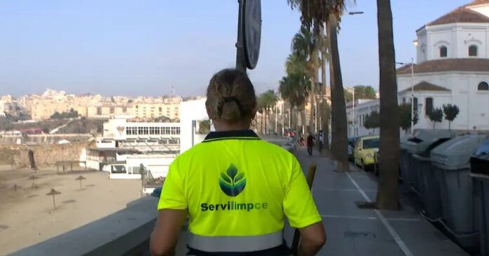 Servilimpce intensifica las labores de limpieza intensiva este fin de semana en el Polígono Virgen de África