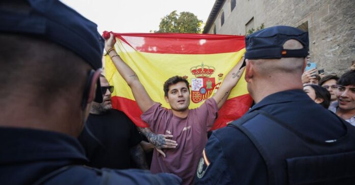 Denuncian el robo exclusivo del expediente de Vito Quiles tras un asalto a su despacho de abogados