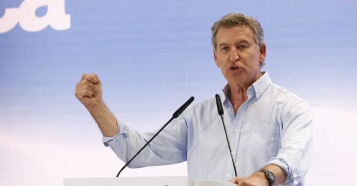 Feijóo rechaza suspender el voto exterior como pide Vox, pero exige aumentar su seguridad y auditar el CERA