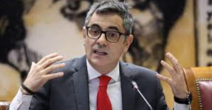 Admitida a trámite la demanda de Félix Bolaños contra el empresario Víctor de Aldama por vulneración del honor