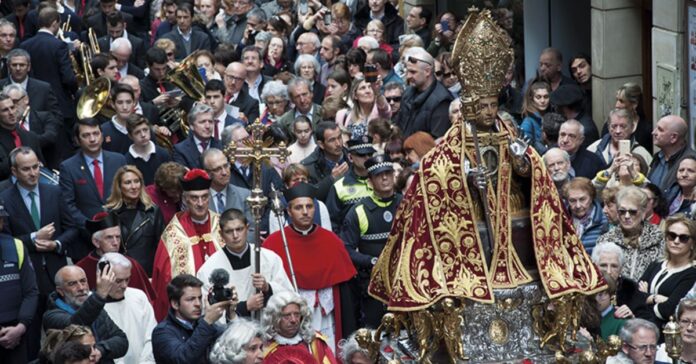 San Fermín: el origen histórico de por qué no es el patrón de Pamplona y el motivo de su tez negra
