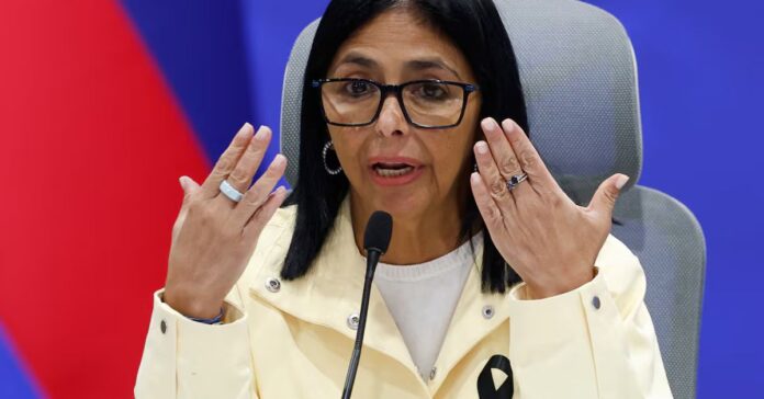Delcy Rodríguez exige a Aldama que se retracte tras acusarla de entregar un sobre de PDVSA para financiar al PSOE