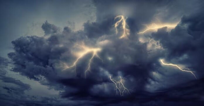 La AEMET advierte de la llegada de una DANA que pondrá fin a la ola de calor con tormentas intensas en el noreste peninsular