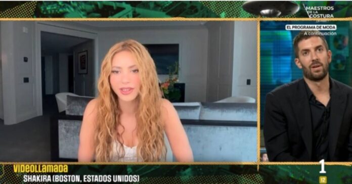 Shakira protagoniza una anécdota en ‘La Revuelta’ tras recibir una llamada en directo y mostrar el ‘cameo’ de su asistente
