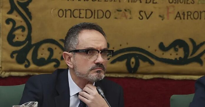 El alcalde de Móstoles, imputado por presunto acoso sexual y laboral tras la querella de una exconcejal del PP