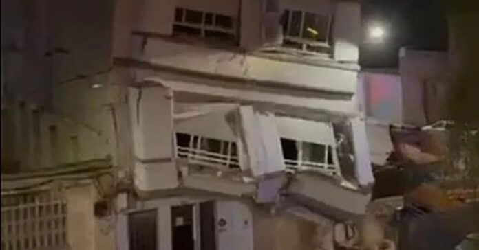Milagro en Benetúser: se derrumba un edificio de tres plantas sin causar heridos tras ser desalojado a tiempo