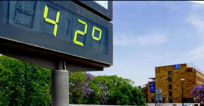 El inicio de la canícula eleva los termómetros por encima de los 40 ºC en el este de España a las puertas de una ola de calor extremo