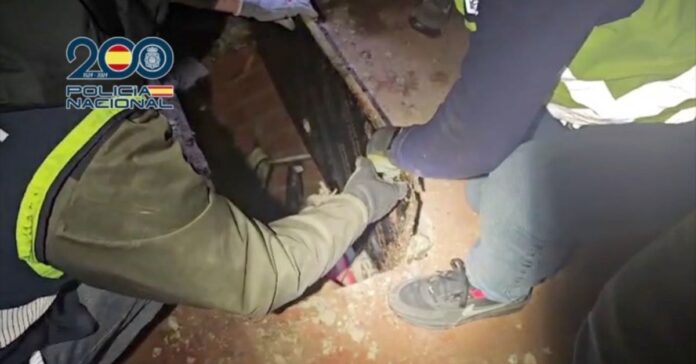 La UDYCO busca a los miembros ocultos del ‘narcotúnel’ y sospecha de la colaboración de agentes de seguridad