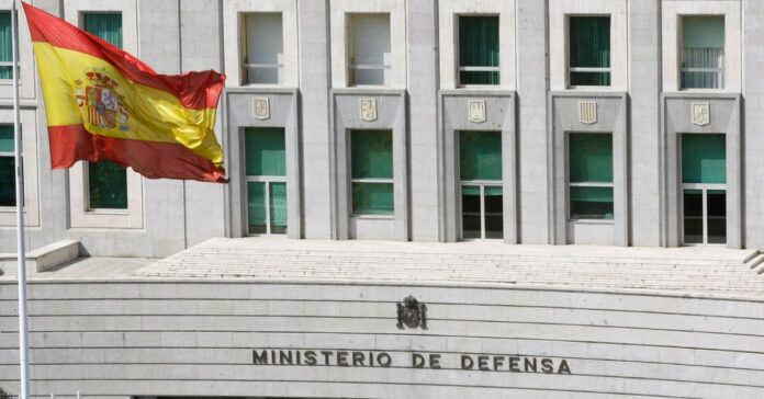 Crisis en plena campaña de incendios: Defensa incumple el pacto con Transición Ecológica para garantizar «al menos 10 aviones» de extinción
