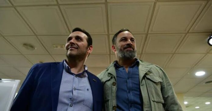 Vox interroga al Gobierno de Sánchez sobre las mafias del tráfico de migrantes en el Estrecho