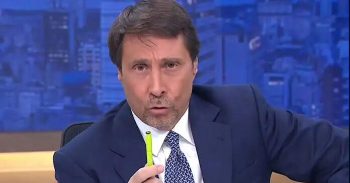 El periodista argentino Eduardo Feinmann arremete contra un piloto español tras su broma a los pasajeros en pleno vuelo por el Mundial