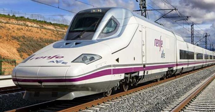Dos incendios en Madrid obligan a suspender tramos de Cercanías y afectan a la alta velocidad con Barcelona