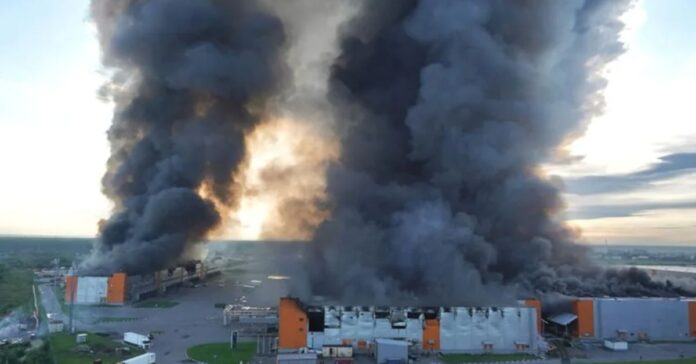 Al menos seis muertos tras el impacto de un misil de crucero ucraniano contra una fábrica militar rusa a 800 kilómetros de Moscú