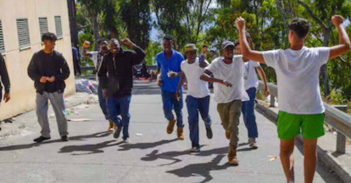 Ceuta se declara en crisis extraordinaria tras la entrada de más de un millar de migrantes en una semana