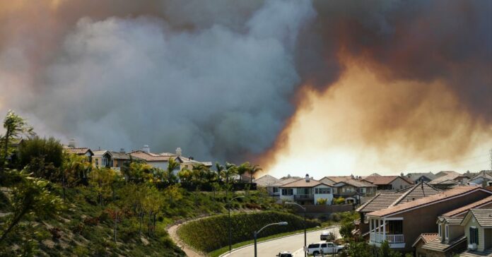 Cuándo pueden volver a casa los evacuados por los incendios: las cinco condiciones clave