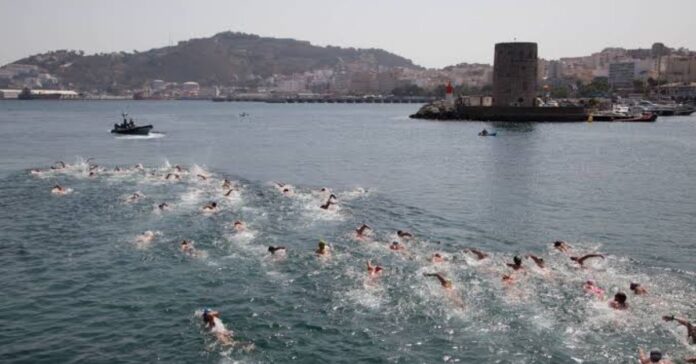 Presentada la LXXXII Travesía a Nado Puerto de Ceuta, que recupera su salida histórica en el Muelle España