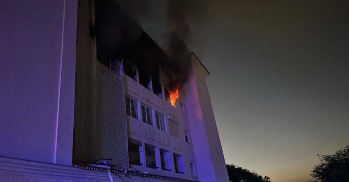 Tragedia en Arroyo de la Miel: mueren dos hermanos en el incendio de su piso mientras su madre resulta herida grave