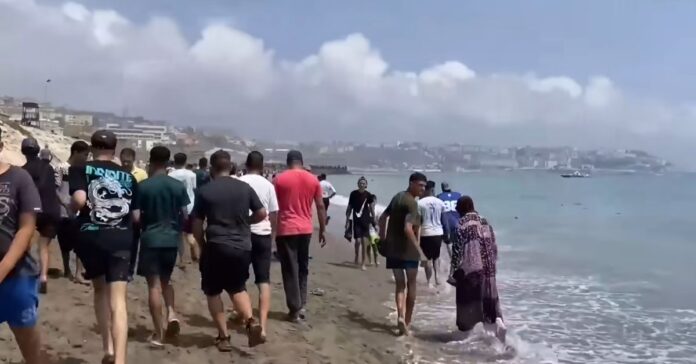 La presión migratoria mantiene la tensión en Ceuta tras frenarse las entradas irregulares y ascender a 67 los fallecidos