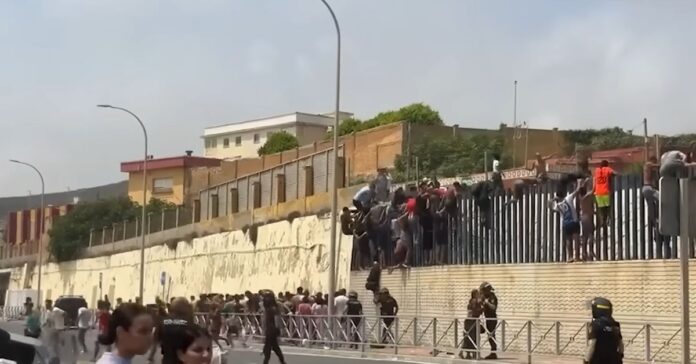 Moncloa cesa a una responsable de Seguridad Nacional tras publicar que habían entrado 49.000 migrantes en Ceuta