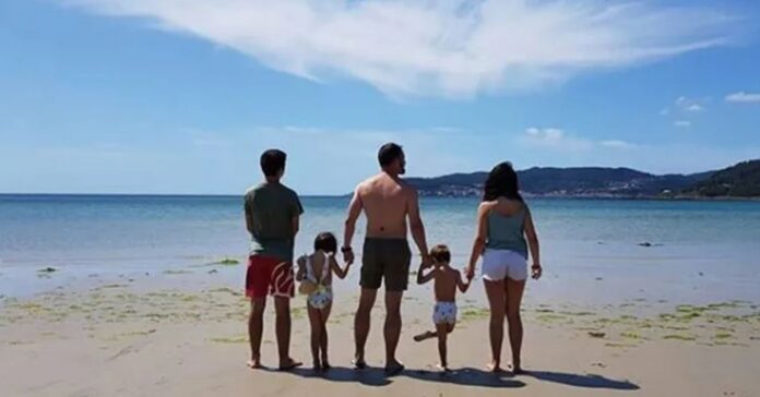 Los tres hijos de Santiago Abascal y Lidia Bedman, hospitalizados en apenas tres días