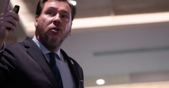 Óscar Puente ironiza sobre la nueva denuncia contra Vito Quiles con un breve mensaje: “¿Solo?”