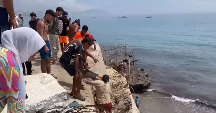 Madrid asegura que no ha recibido información sobre los menores migrantes llegados a Ceuta