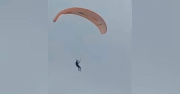 Un migrante logra burlar el blindaje de Ceuta y aterriza en Benzú a bordo de un parapente