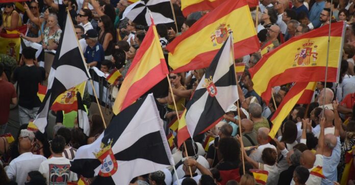 El pueblo habla: La manifestación de Ceuta, foto a foto