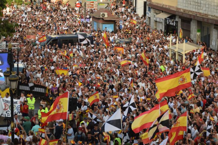 El pueblo ceutí se moviliza contra la inacción del Gobierno central bajo el lema «¡Basta ya! Ceuta no se rinde»