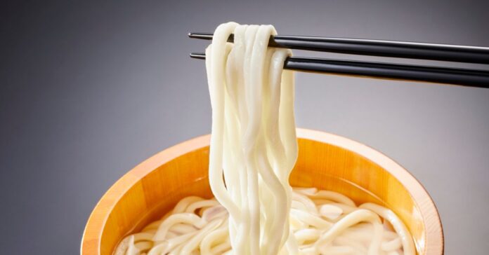 Alerta alimentaria por unos conocidos fideos asiáticos: detectan leche no declarada en el etiquetado