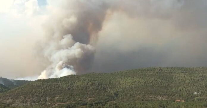 El incendio de Las Peñas de Riglos supera las 4.200 hectáreas y obliga a evacuar ocho poblaciones