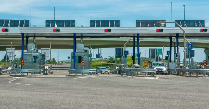 Una familia británica, interceptada en Francia tras meses evitando pagar peajes levantando las barreras a mano