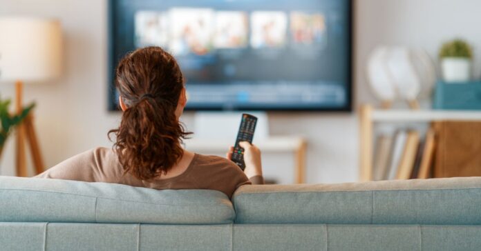 Dónde ver el eclipse solar hoy en televisión: horarios y programación especial de RTVE, laSexta, Cuatro y autonómicas