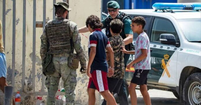 Marruecos exige a España la devolución inmediata de los menores llegados a Ceuta