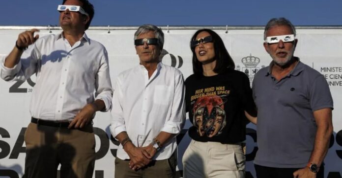 El Gobierno destina más de 72.000 euros al acto del eclipse en Yebes con «zona VIP», catering y concierto