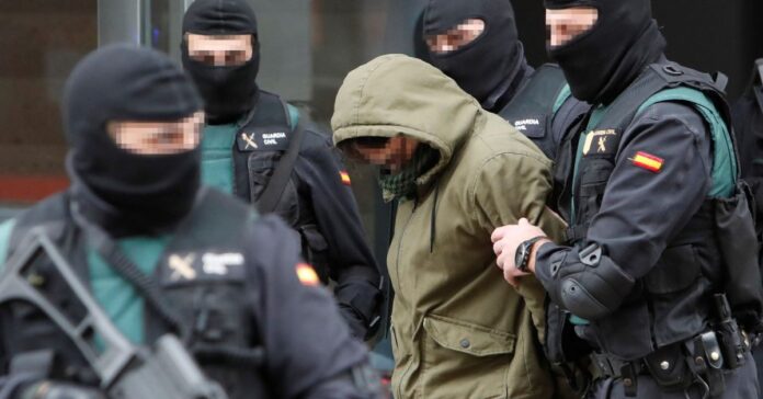 El yihadismo en España en 2025: récord de 100 detenidos, expulsión de nueve imanes y creciente alerta por la radicalización de menores