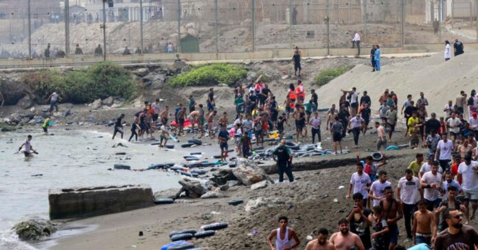 Marruecos moviliza al Ejército y a la Policía en Castillejos para frenar una nueva convocatoria masiva hacia Ceuta