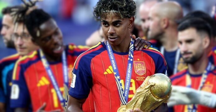 Lamine Yamal descarta hacer campaña para el Balón de Oro tras firmar un año histórico con el FC Barcelona y la Selección Española