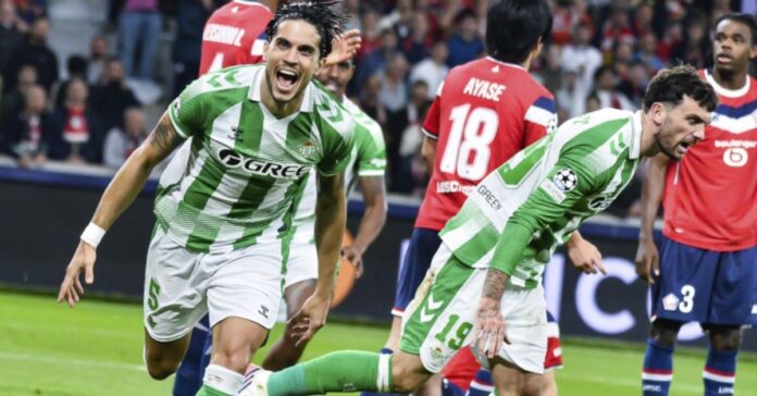 El Betis remonta al Lille (2-3) y firma un triunfal regreso a la Champions League 21 años después